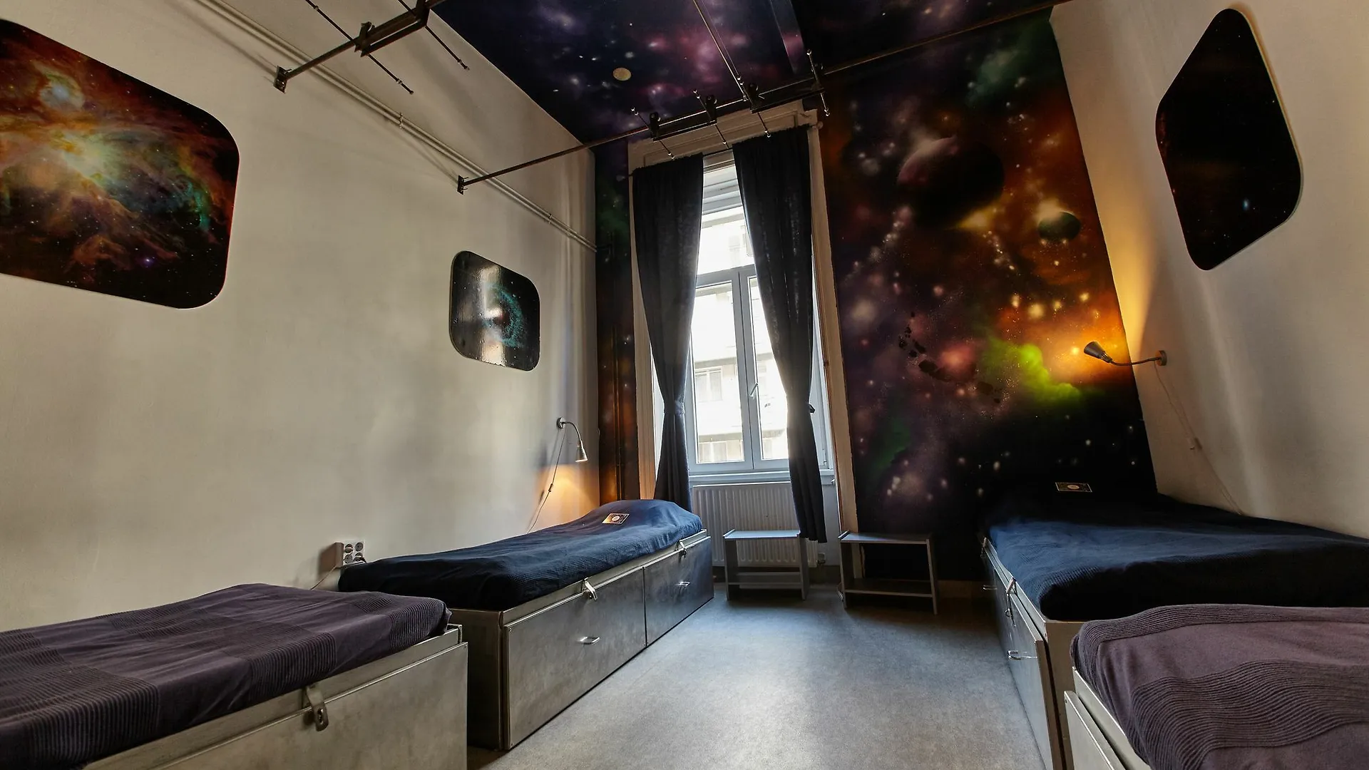 Aventura Boutique Hostel Budapest 2*,